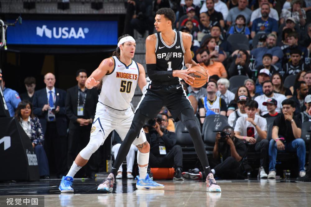 不论场上还 不论场上还