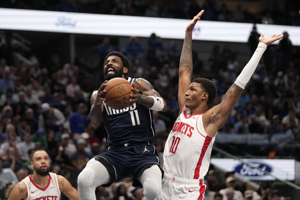 活动在阳光下 锻练在快乐中.